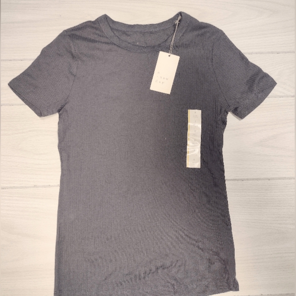 A New Day Women's Size XS green Long Sleeve Crewneck Soft T-Shirt Top.